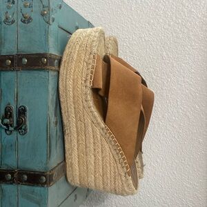 Marc Fisher wedges NWOT